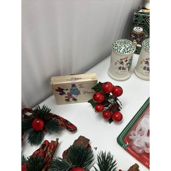 Mixed Lot of Christmas Items Candles Napkin Rings Jewelry Pillow Ornaments Bear - Picture 10 of 16